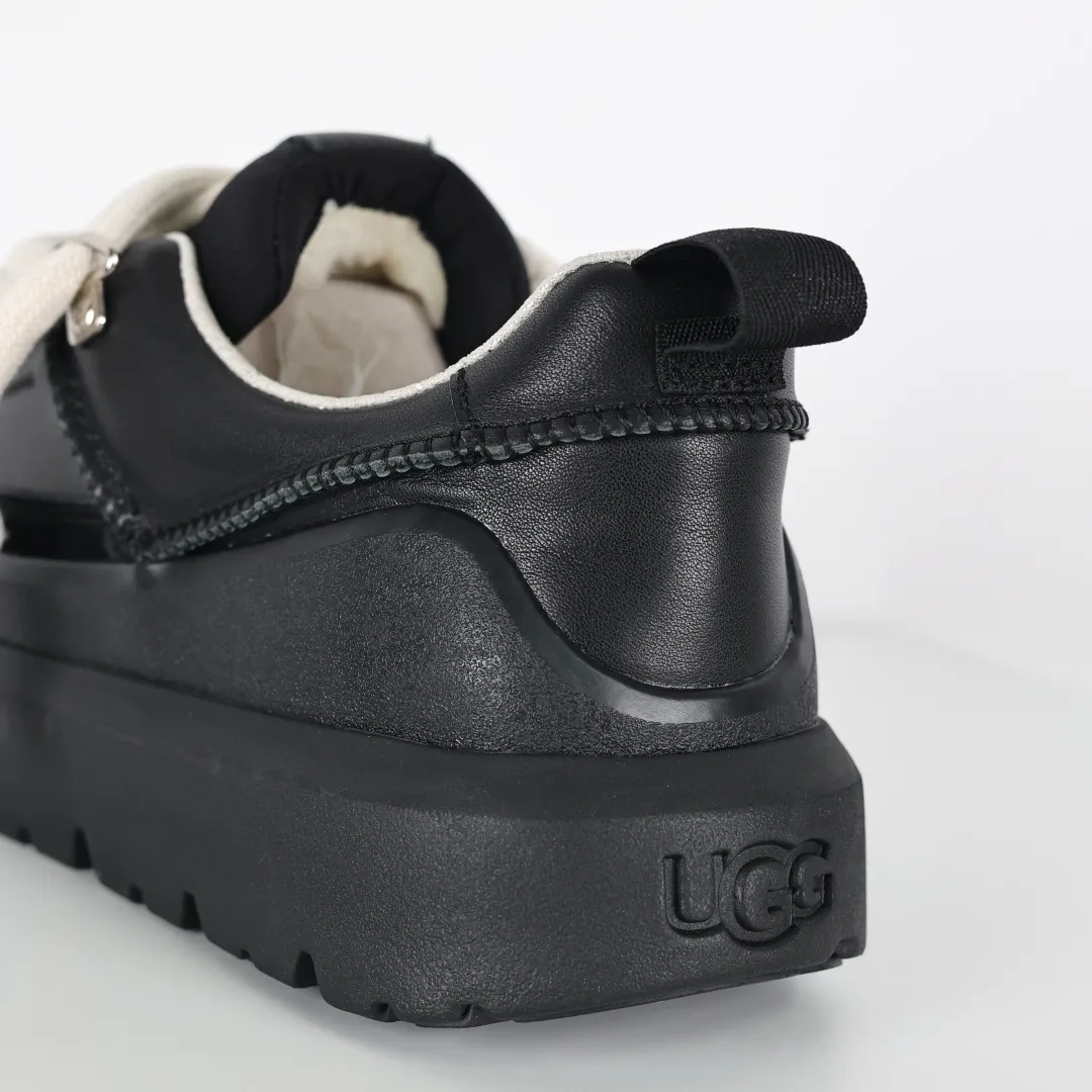 Copy price 💰700 Core recommendation Good price In recent years, uug has launched a series of styles that are partially geared towards the preferences of young consumers and have also moved to the forefront of fashion trends. Shoe body material Water-repellent coated suede upper 17 mm UGGPURE™ implanted wool insole Lightweight non-slip comfortable rubber outsole Brand LOGO trademark Comes with a full set of packaging Size: 36 37 38 39 40 41 42 43 44 45